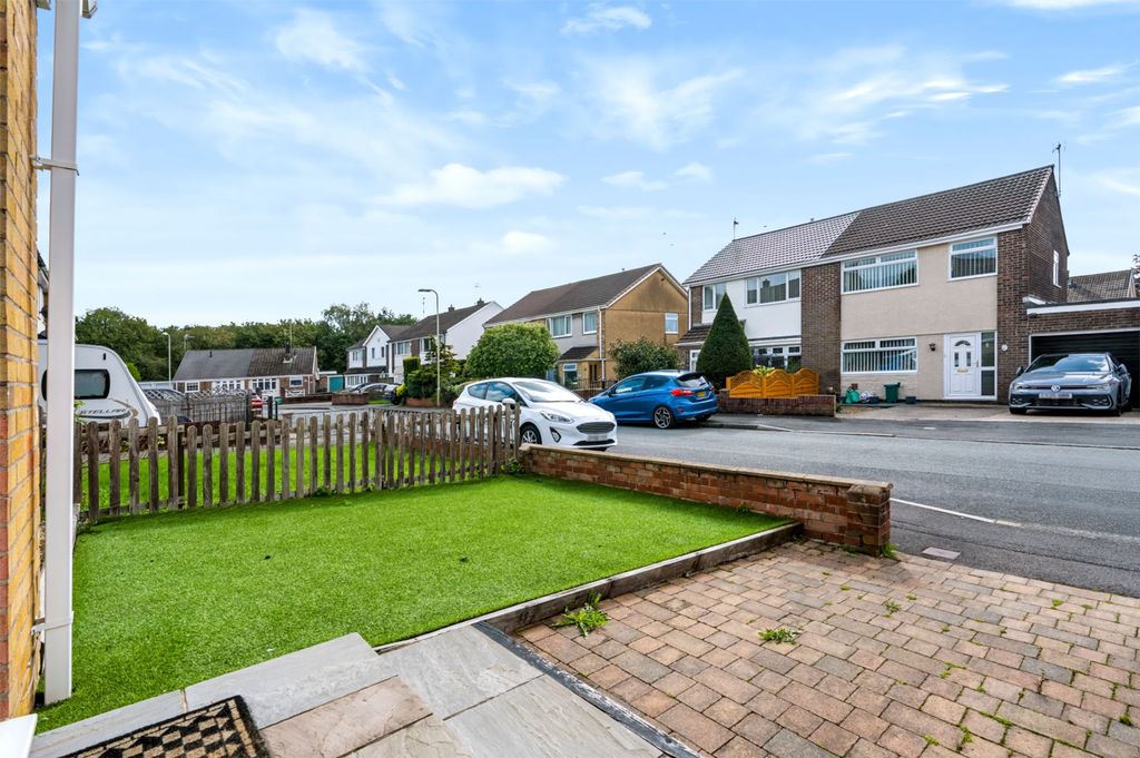 Property photo 2 of 34