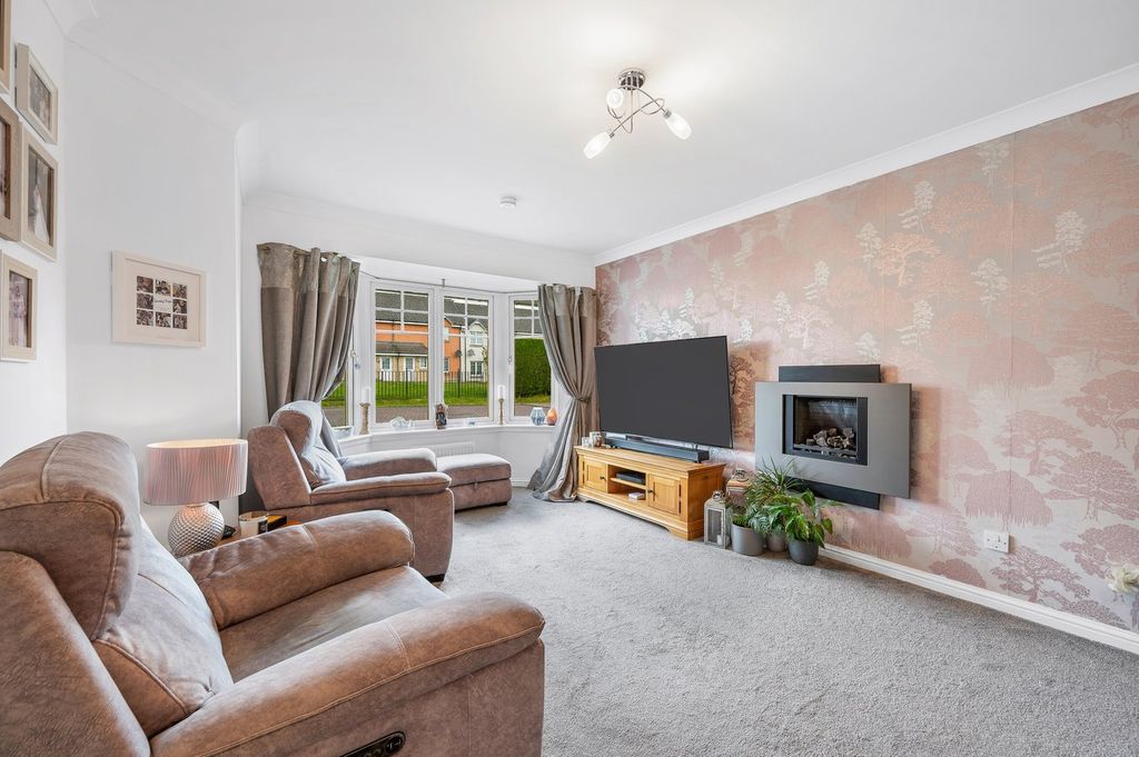 Property photo 2 of 40
