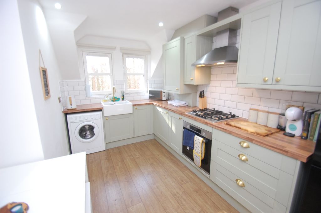 Property photo 3 of 23 4926423