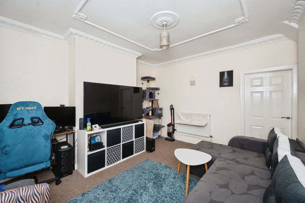 Property photo 3 of 14