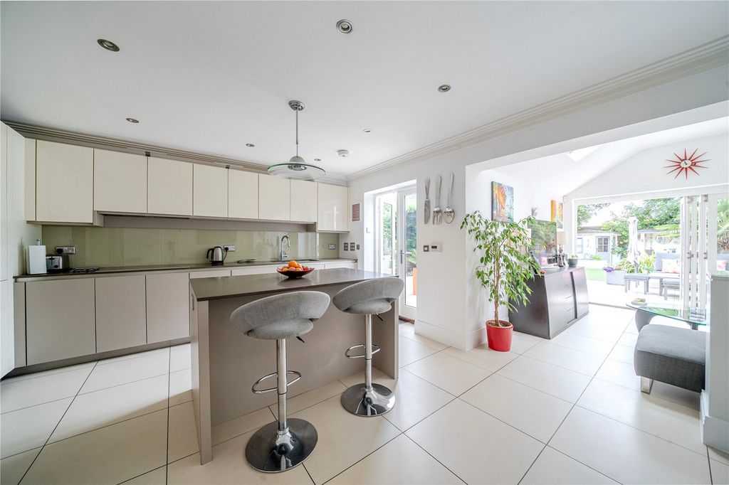 Property photo 3 of 17 Picture No. 22