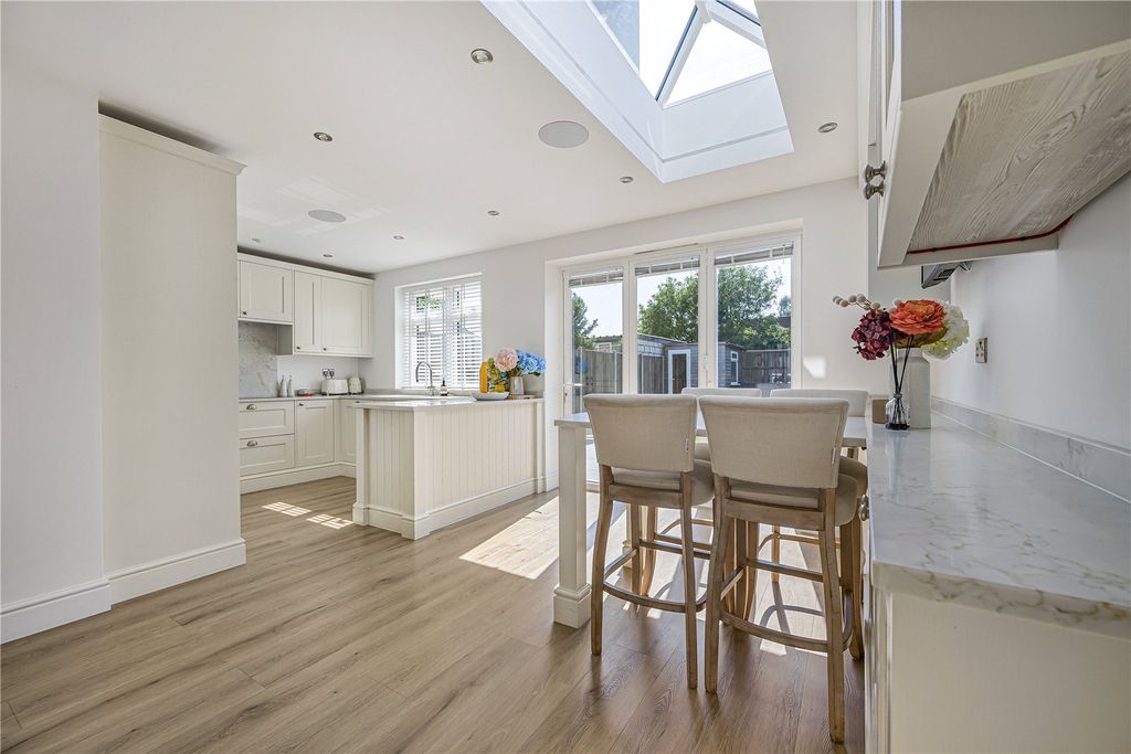 Property photo 2 of 47 Picture No. 12