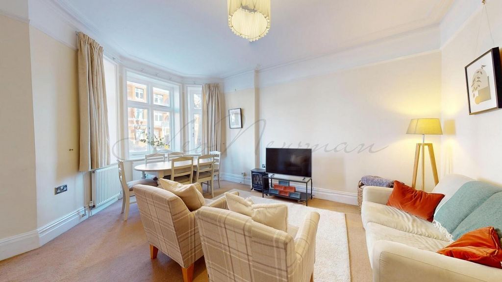 Property photo 2 of 25