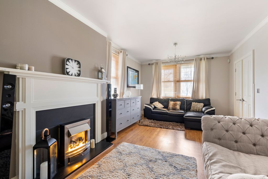 Property photo 2 of 19 Picture No. 03