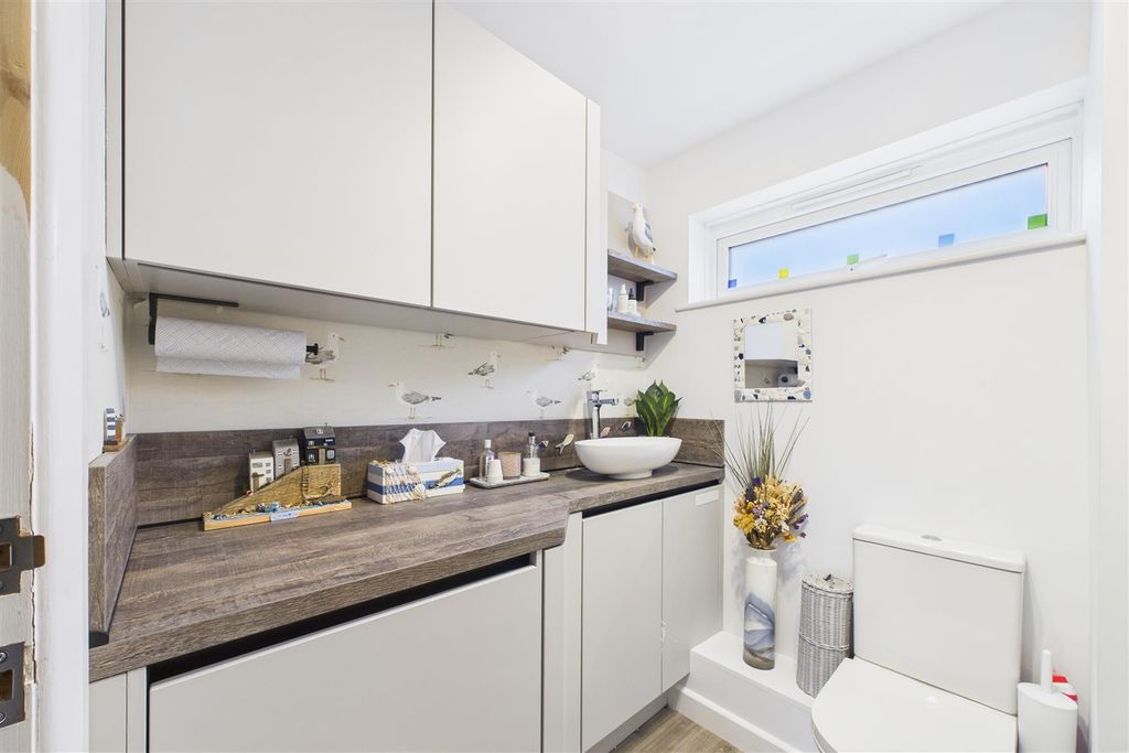 Property photo 3 of 20 Utility Room/WC