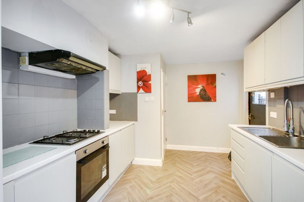 Property photo 2 of 22