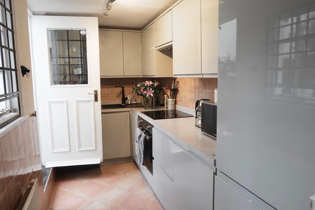 Property photo 3 of 9 Kitchen, Gunter Grove, Chelsea, Eden Harper