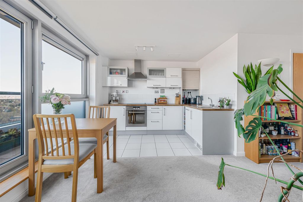 Property photo 2 of 19 14_75366.Jpg