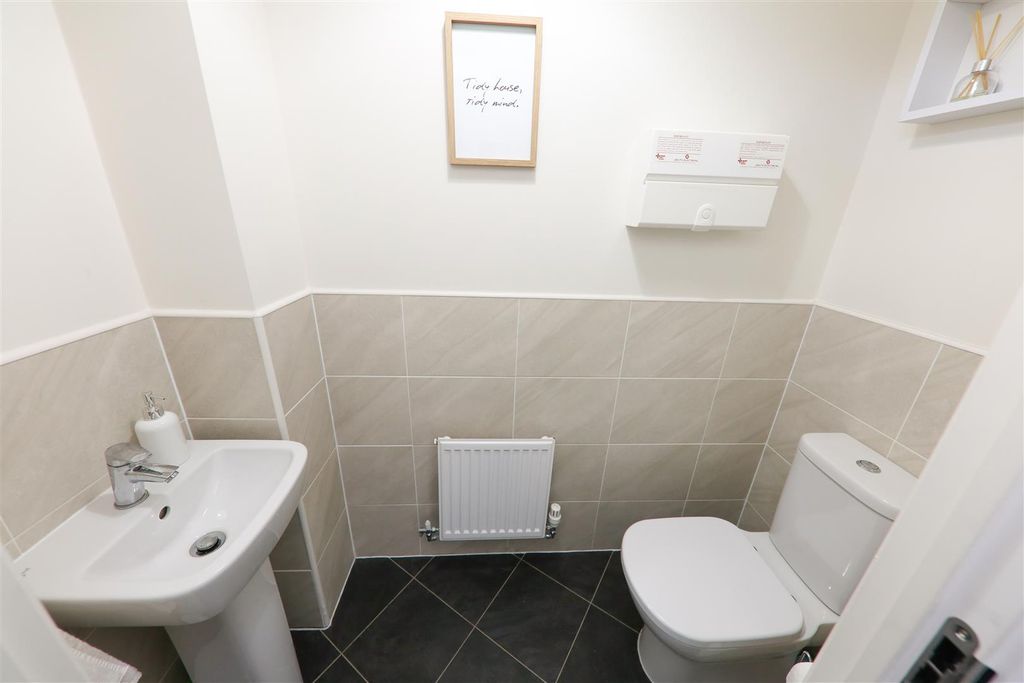 Property photo 3 of 18 Ground Floor WC