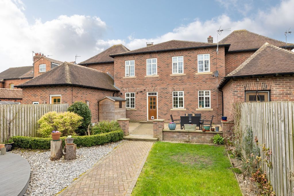 Property photo 1 of 21 Photo 1