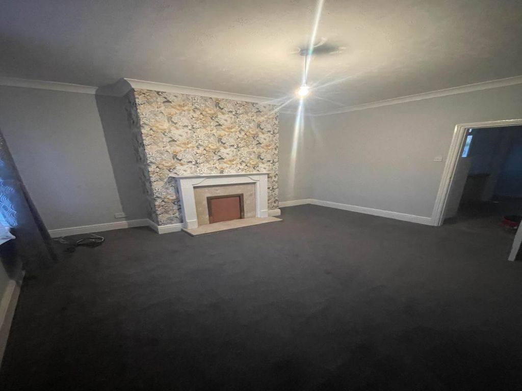 Property photo 2 of 6 Lounge