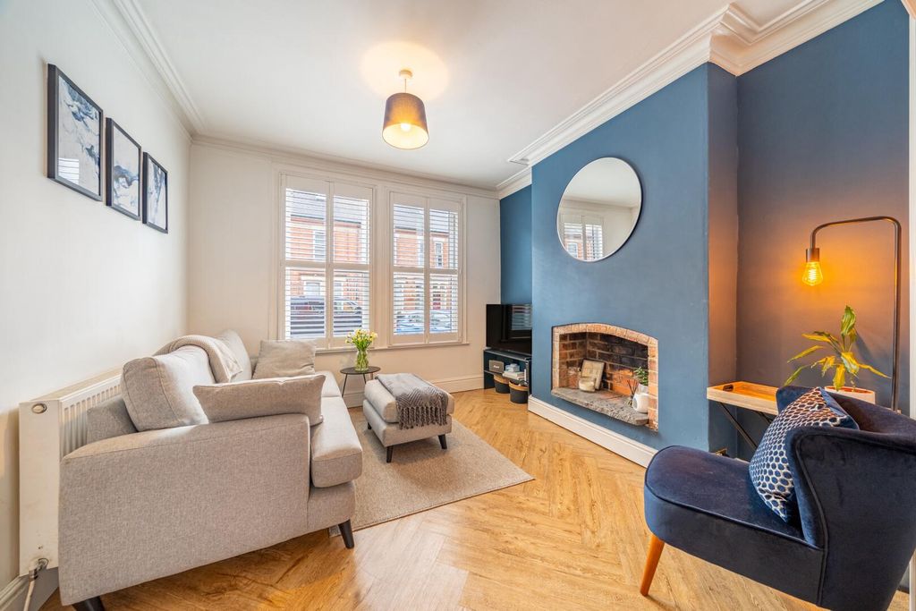 Property photo 2 of 21 Living Room