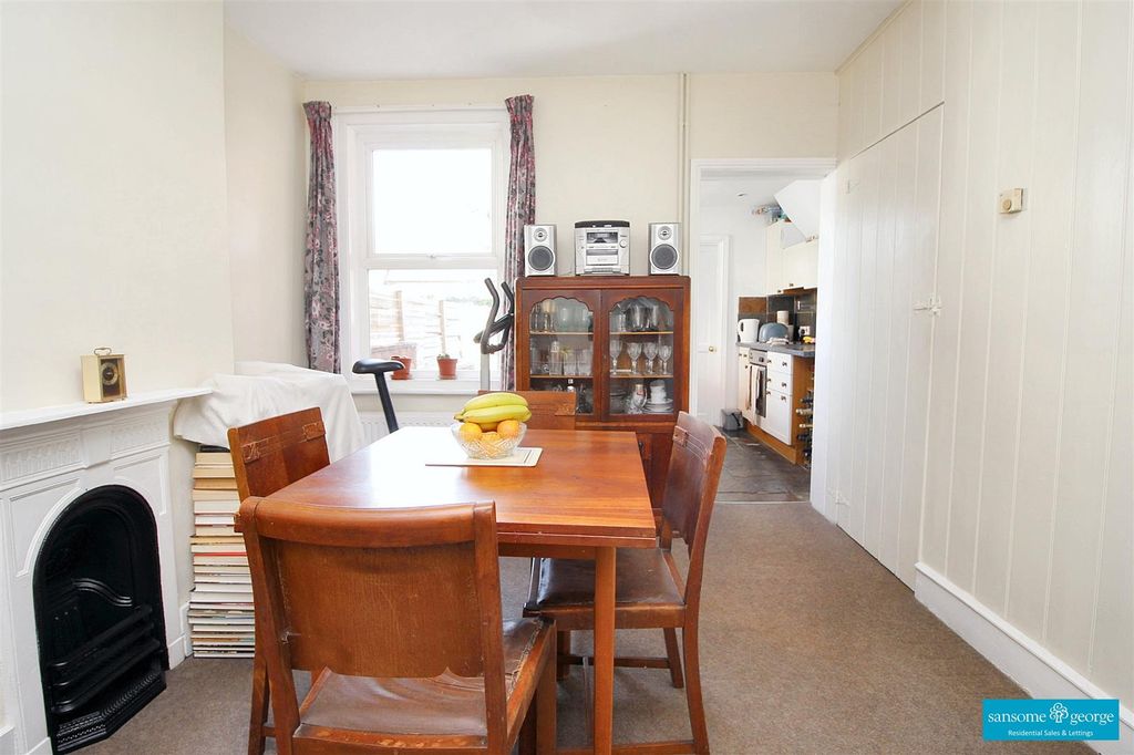 Property photo 3 of 21 Dining Room