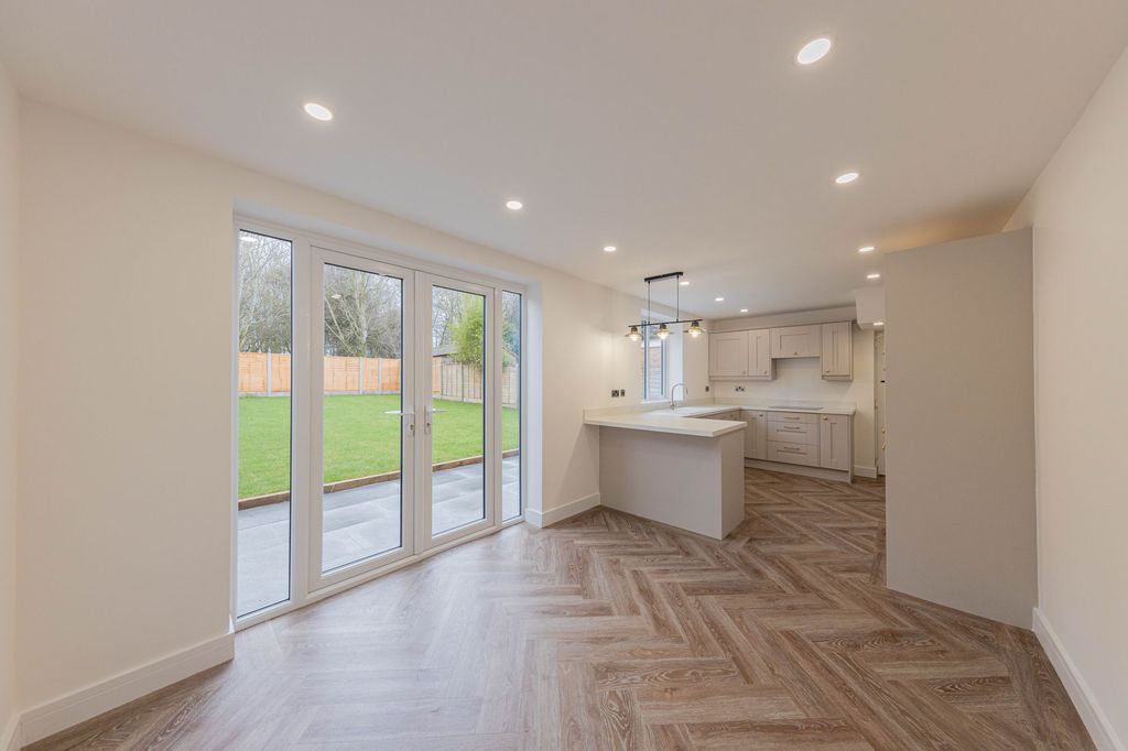 Property photo 3 of 26