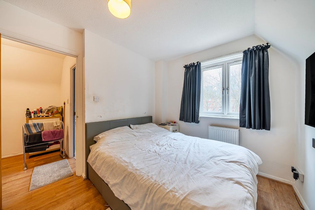 Property photo 3 of 16 Picture No. 14