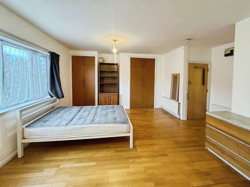 Property photo 3 of 3