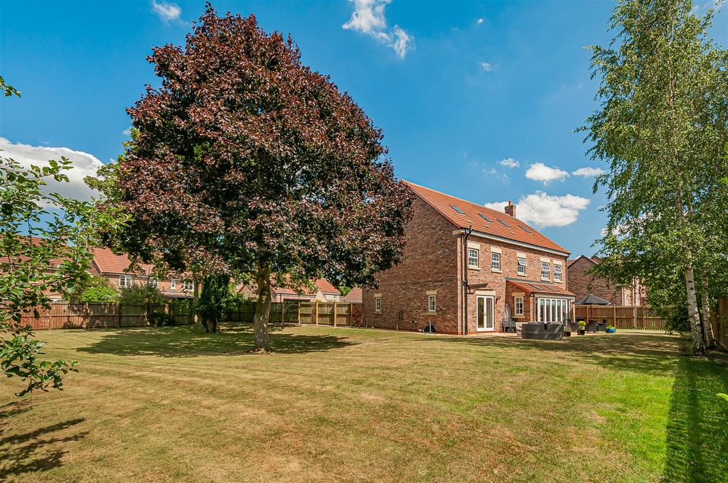 Property photo 2 of 32 5 Sycamore Close -21.Jpg