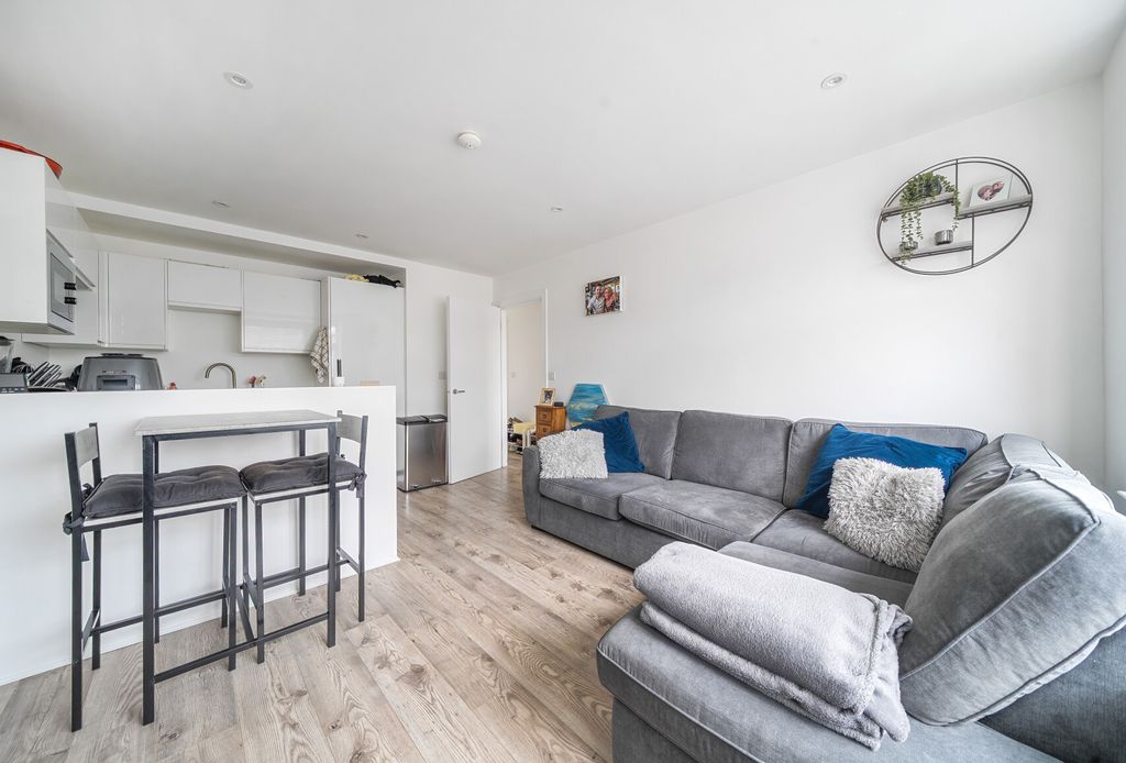 Property photo 3 of 13 1435359-5-69c6546...