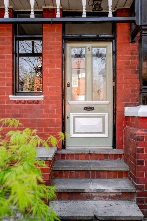 Property photo 2 of 28