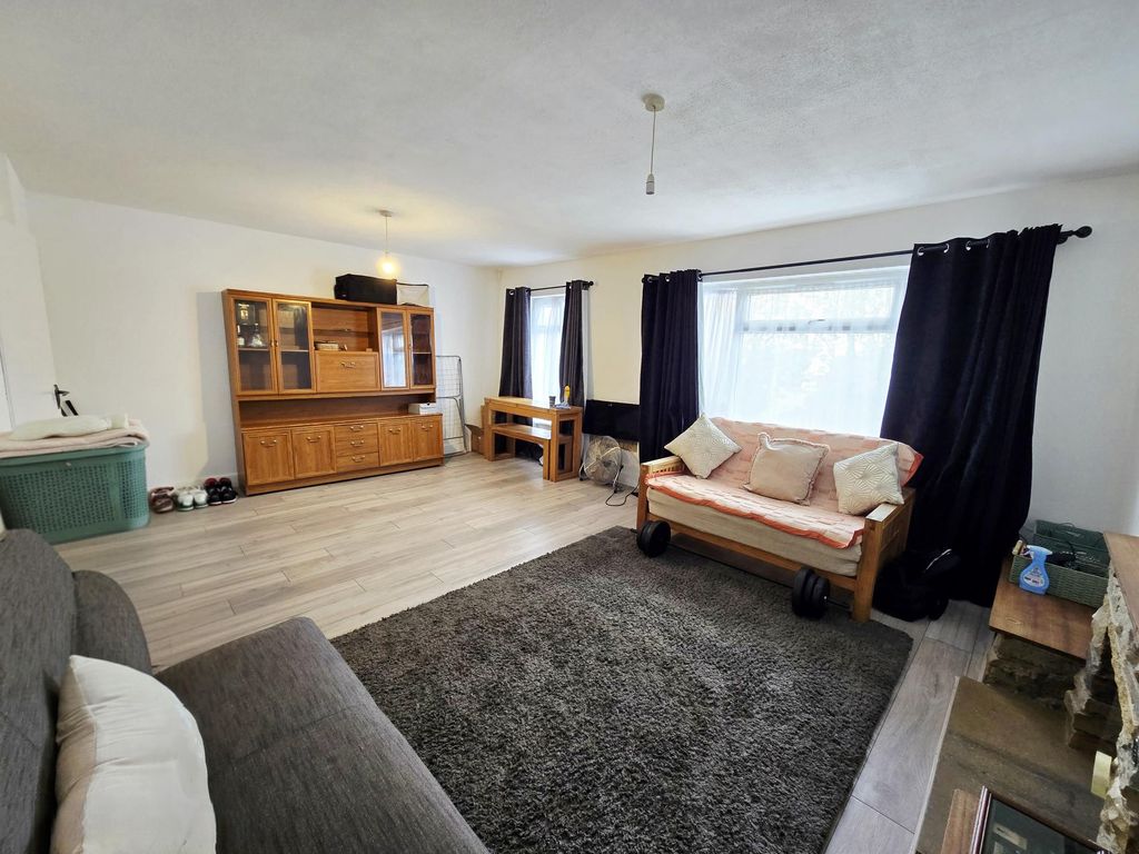 Property photo 1 of 7 Image