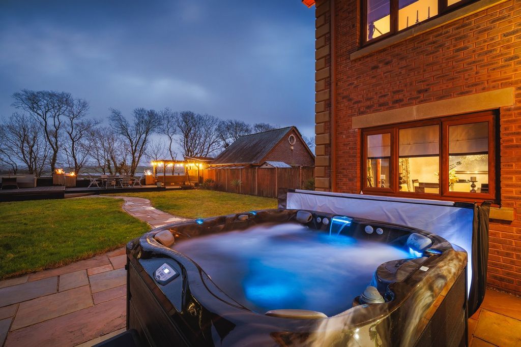 Additional image 5 of 6 bed detached house for saleAber Llwchwr, Llangennech SA14