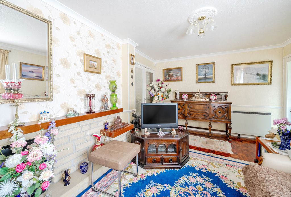 Property photo 2 of 26 1310347-12-685024...