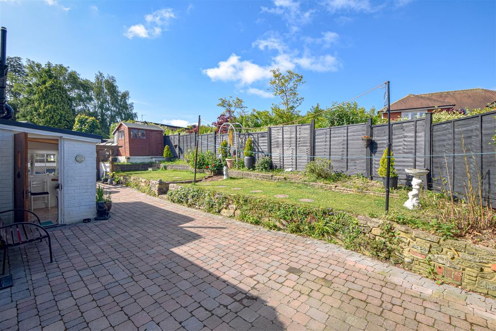 Property photo 2 of 23