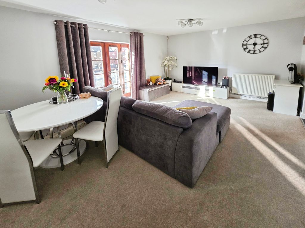 Property photo 2 of 14 1000010440