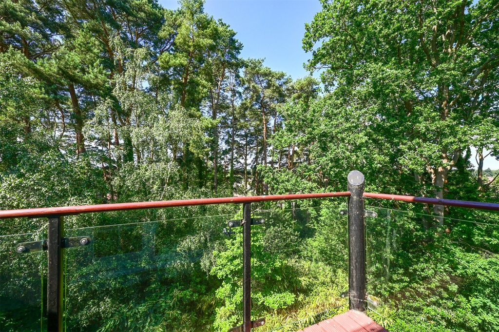 Property photo 1 of 10 Balcony