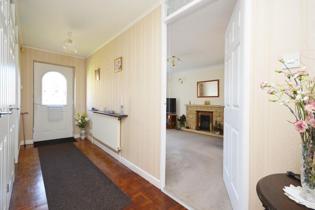 Property photo 2 of 17 Hallway