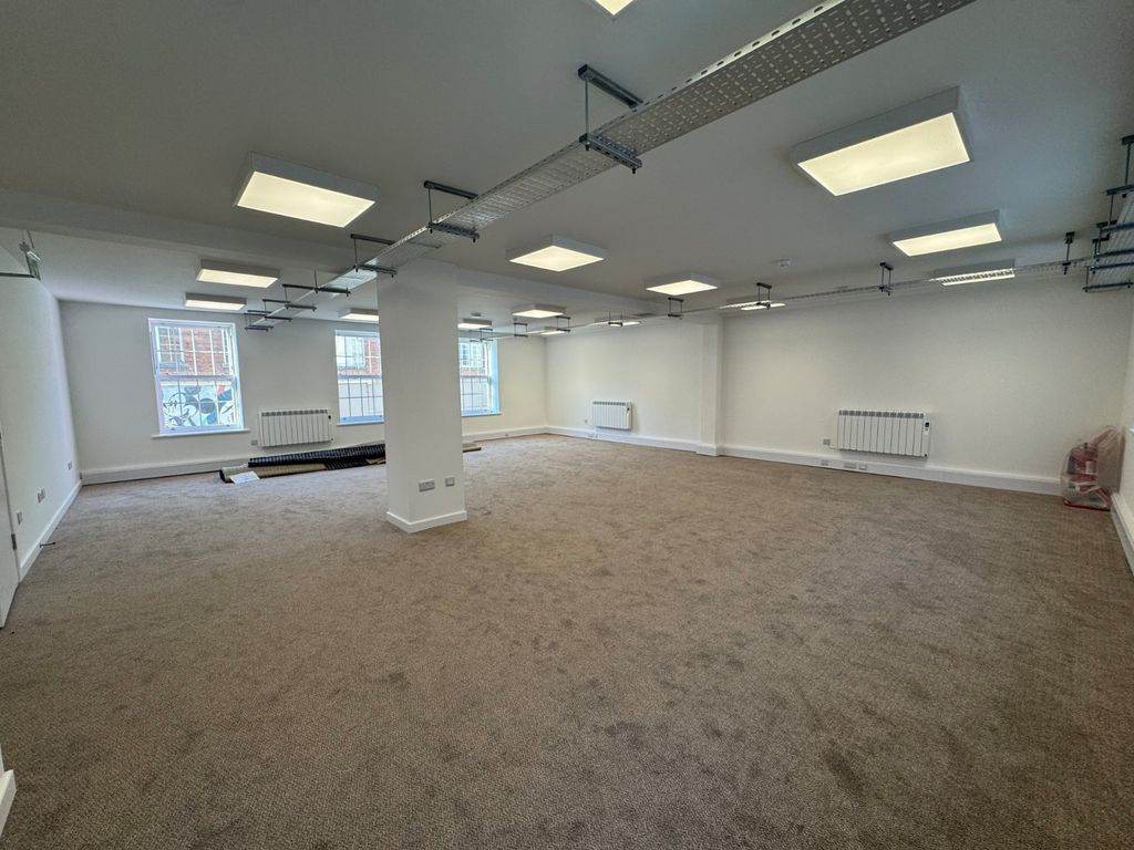 Property photo 2 of 11 Picture No. 04