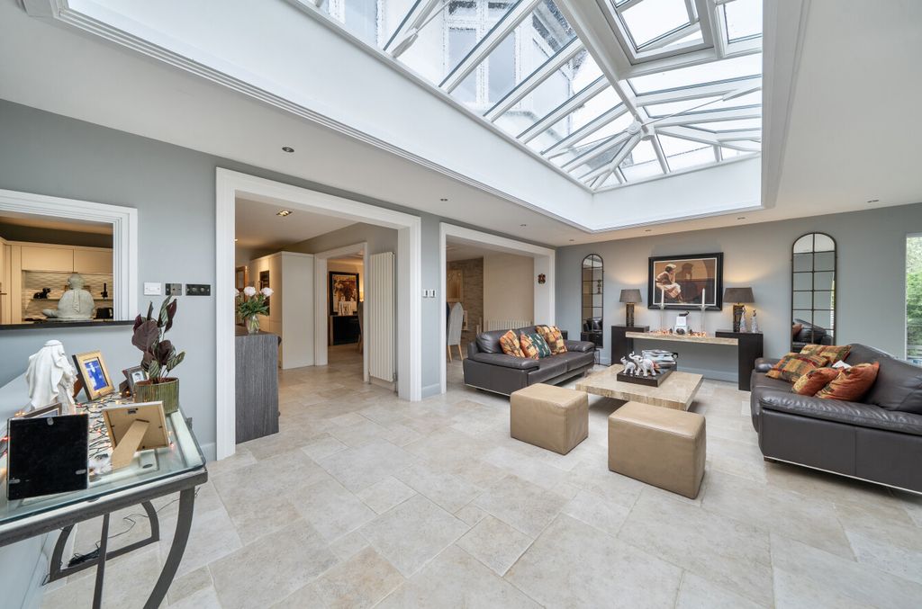 Property photo 2 of 14 1477049-4-6A29695...