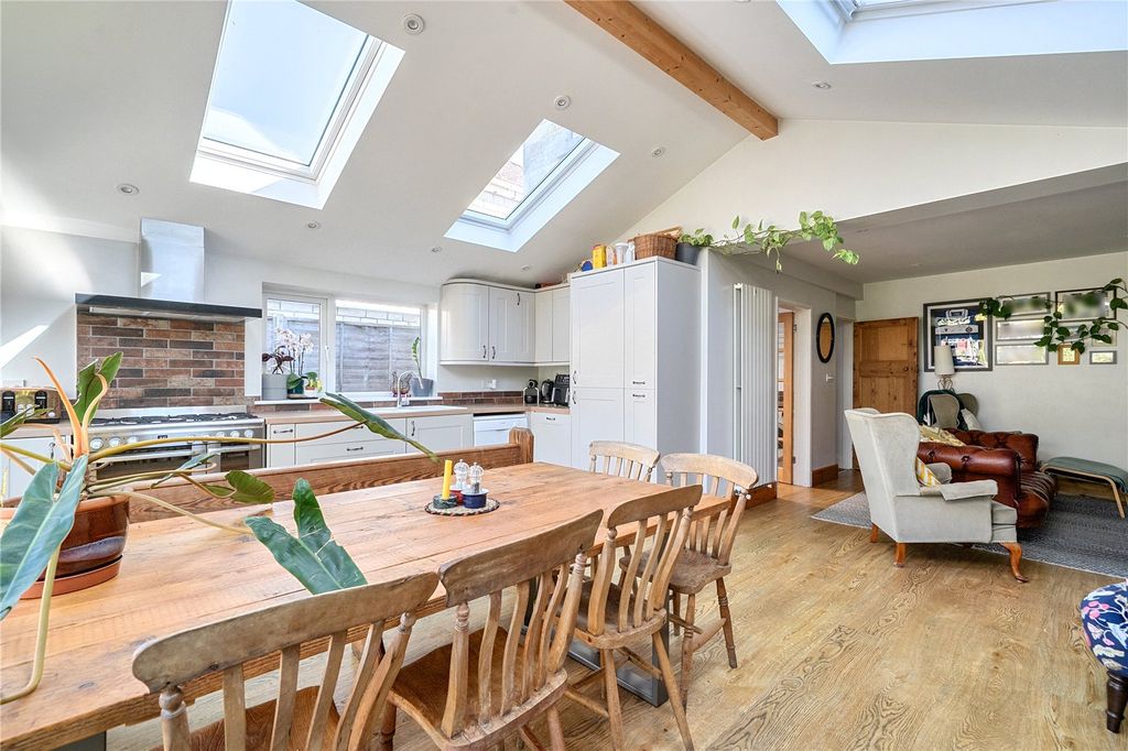 Property photo 3 of 17 Picture 3