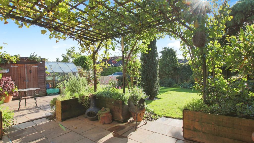 Property photo 3 of 33 3579046