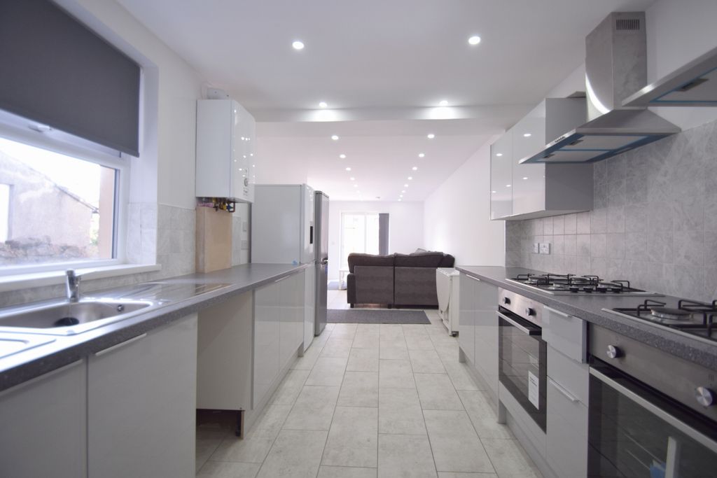 Property photo 2 of 13 Photo 5