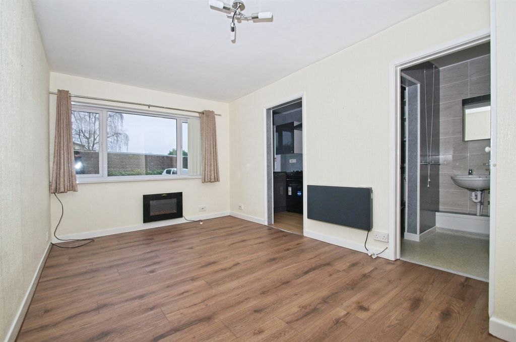 Property photo 2 of 16