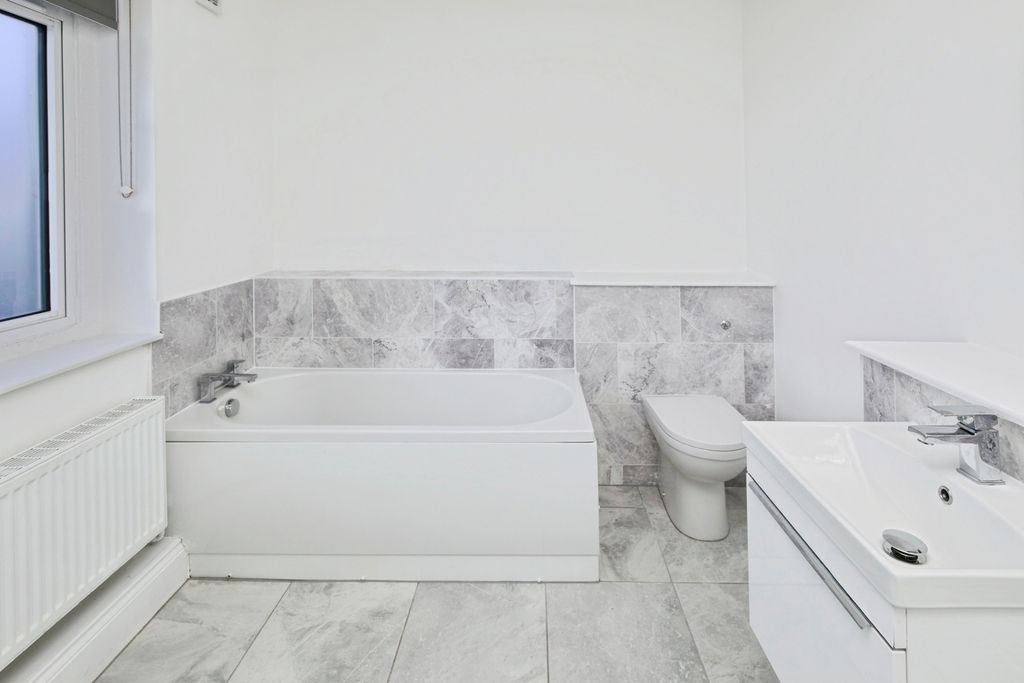 Additional image 16 of 3 bed flat for saleSt. Marys Gate, Derby, Derbyshire DE1