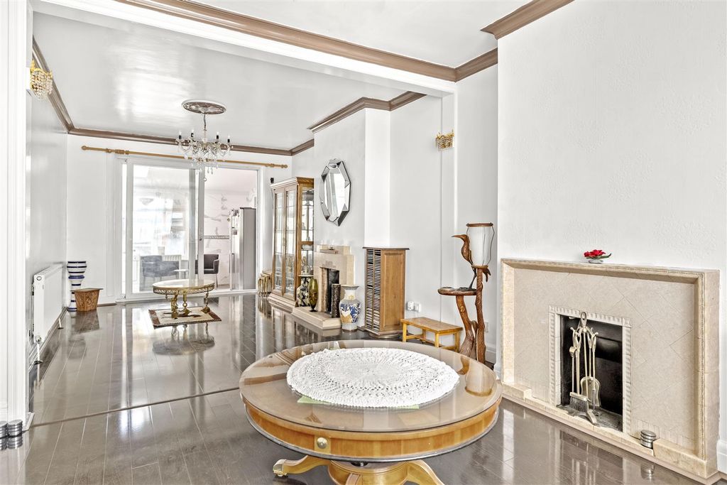 Property photo 2 of 19