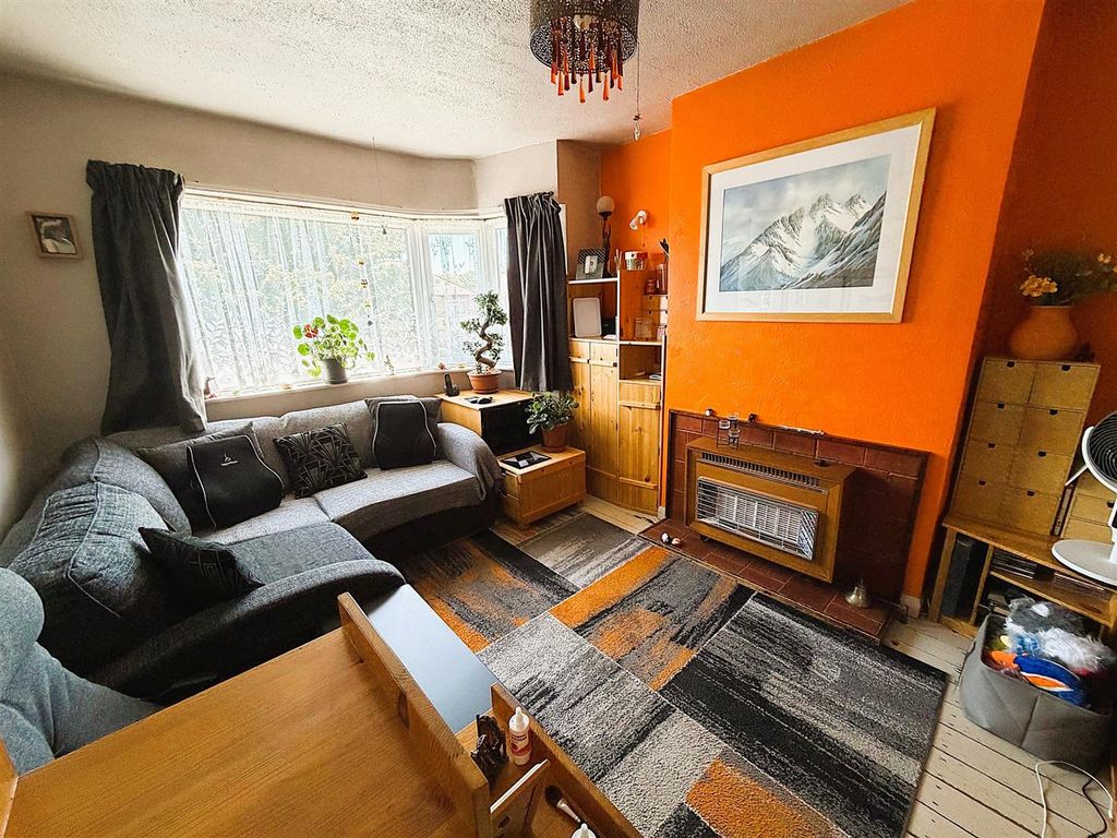 Property photo 3 of 12 6.Jpg