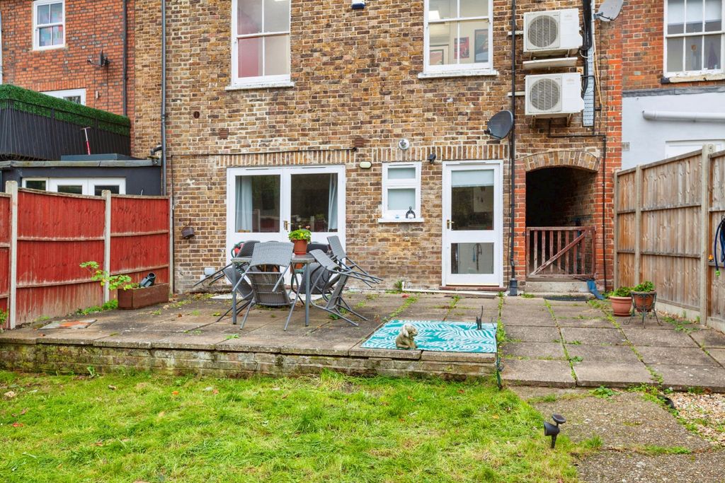 Property photo 2 of 19