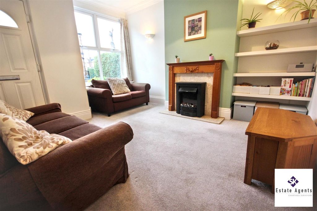 Property photo 2 of 20 Lounge