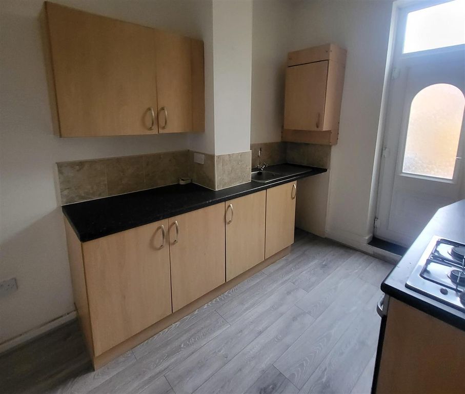 Property photo 3 of 6 87 Coleridge Kitchen .Jpg