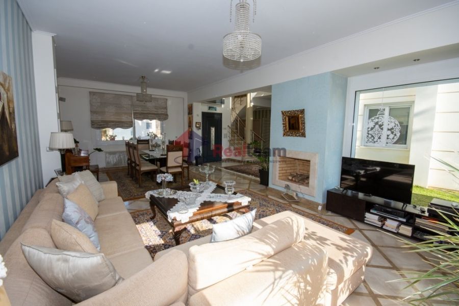 Property photo 3 of 24