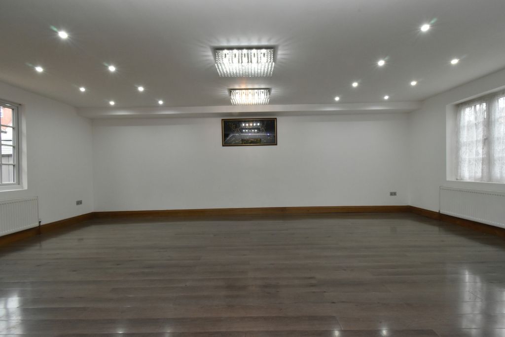 Property photo 3 of 15 Gallery