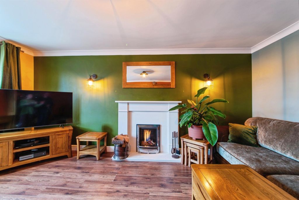 Property photo 3 of 34