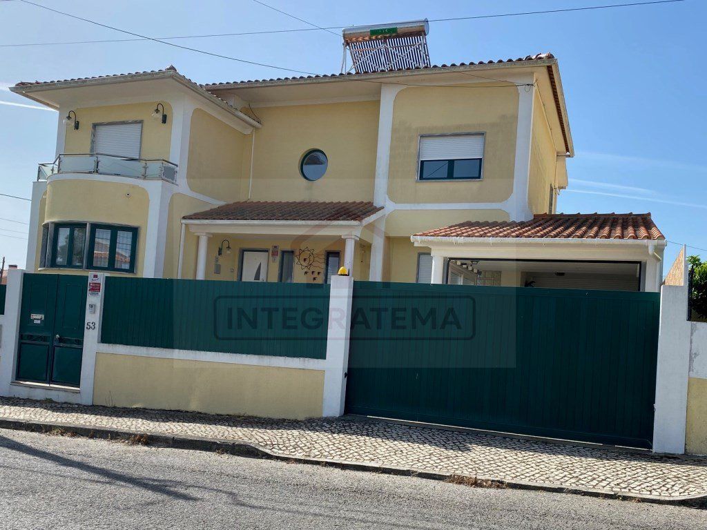 Property photo 1 of 42 4 Bedroom Villa With Large Garage And Garden - Between Caldas Da Rainha And Foz Do Arelho
