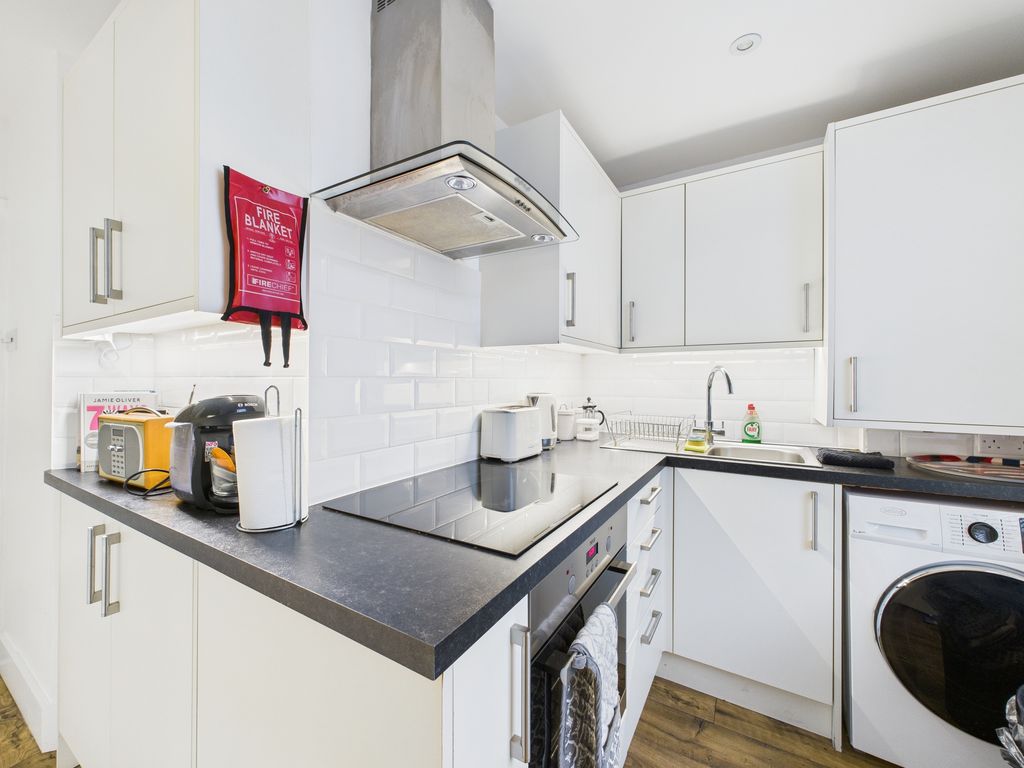 Property photo 2 of 5 Cam04693G0-Pr0055-Still005