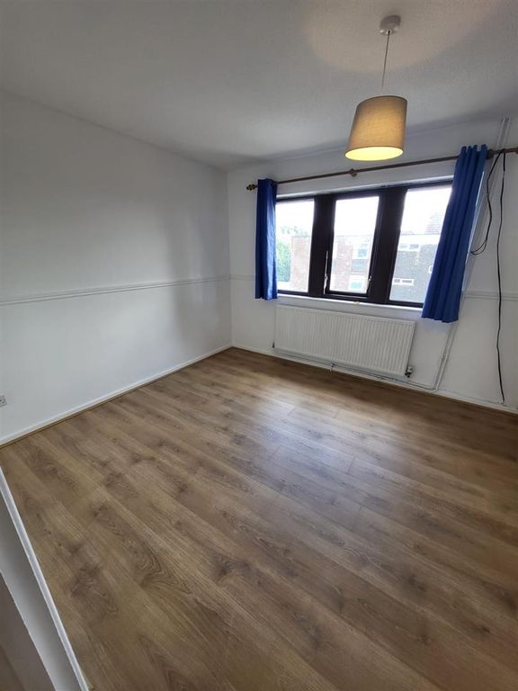 Property photo 3 of 7 8Hg5.Jpg