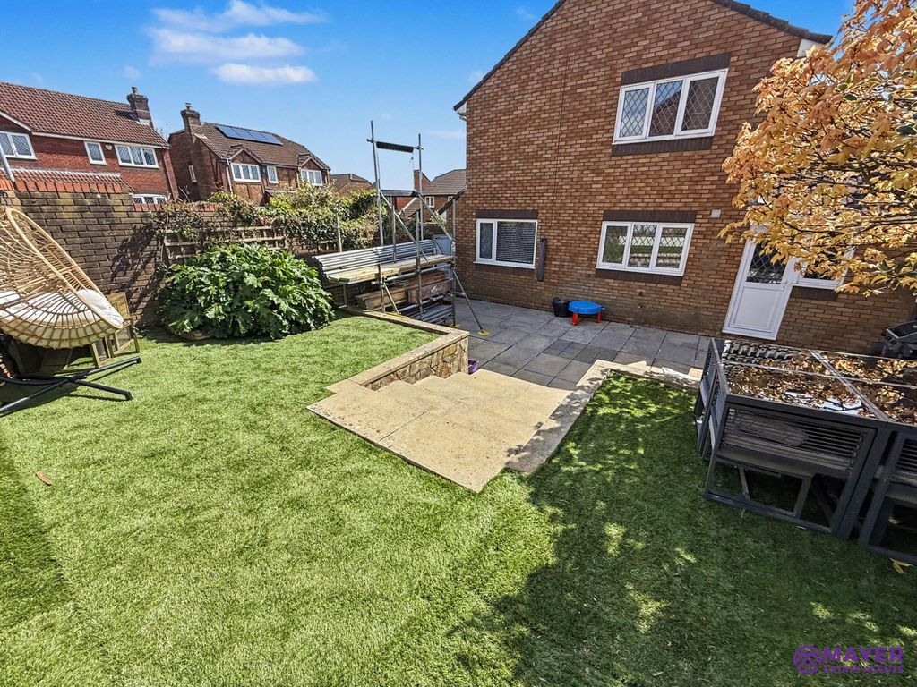 Property photo 3 of 20