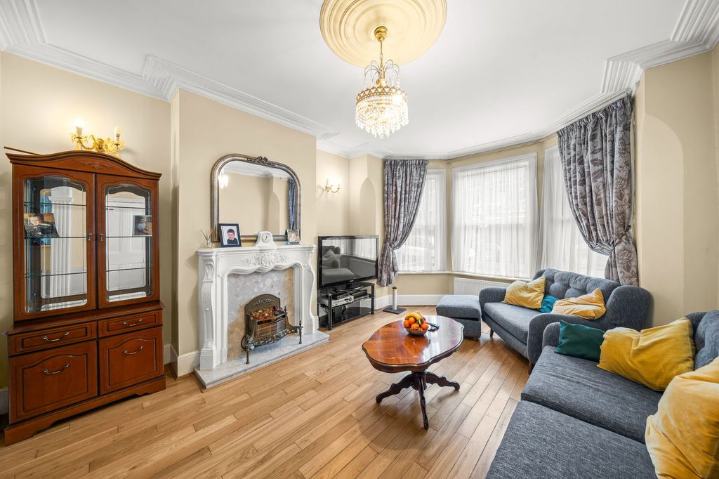 Property photo 2 of 14